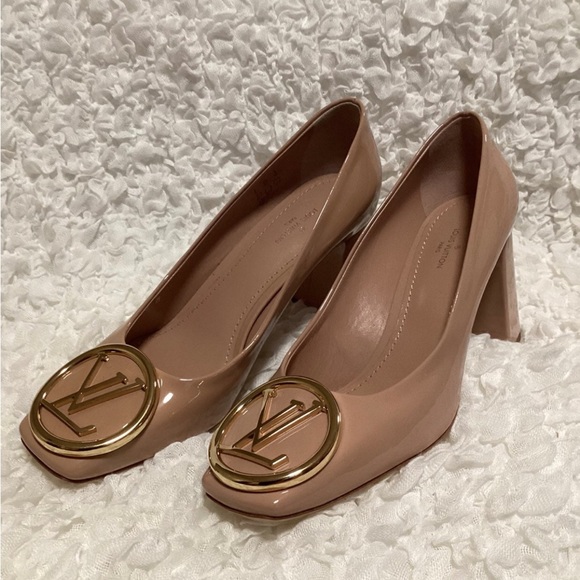 The Fabulous LV Madeleine pumps from Louis Vuitton.  Pure class.  😍😍😍 - Picture 5 of 12